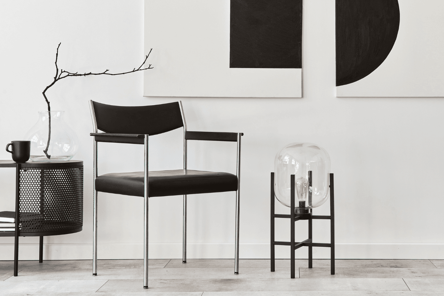 Minimalismu v bydlení dosáhnete i výběrem vhodného nábytku. Volte čisté linie a geometrické tvary.