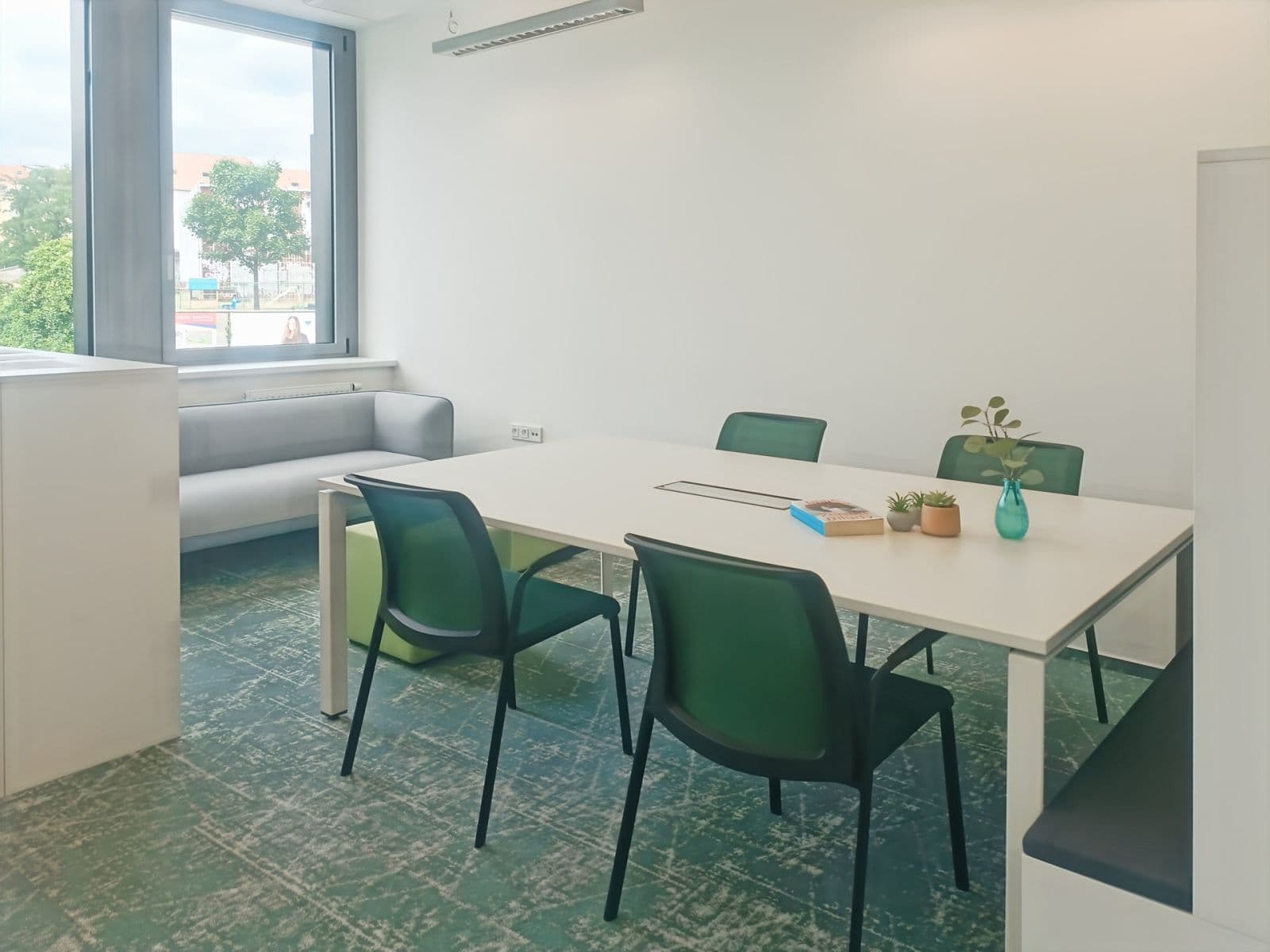 Pronájem kanceláře 120 m², Lomnického, Praha, Praha Pronájem kanceláře 120 m², Lomnického, Praha, Praha