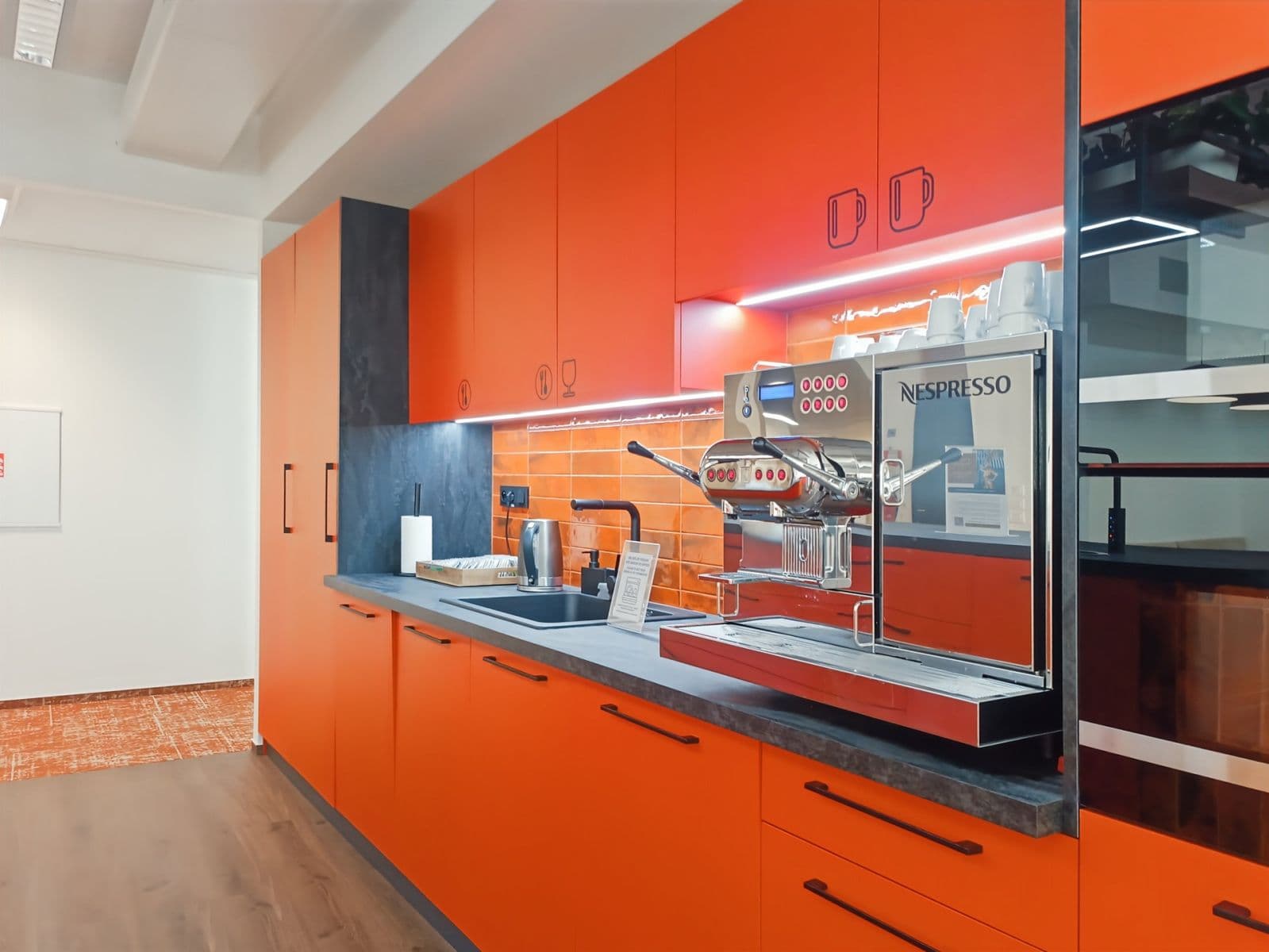 Pronájem kanceláře 10 m², Lomnického, Praha, Praha Pronájem kanceláře 10 m², Lomnického, Praha, Praha