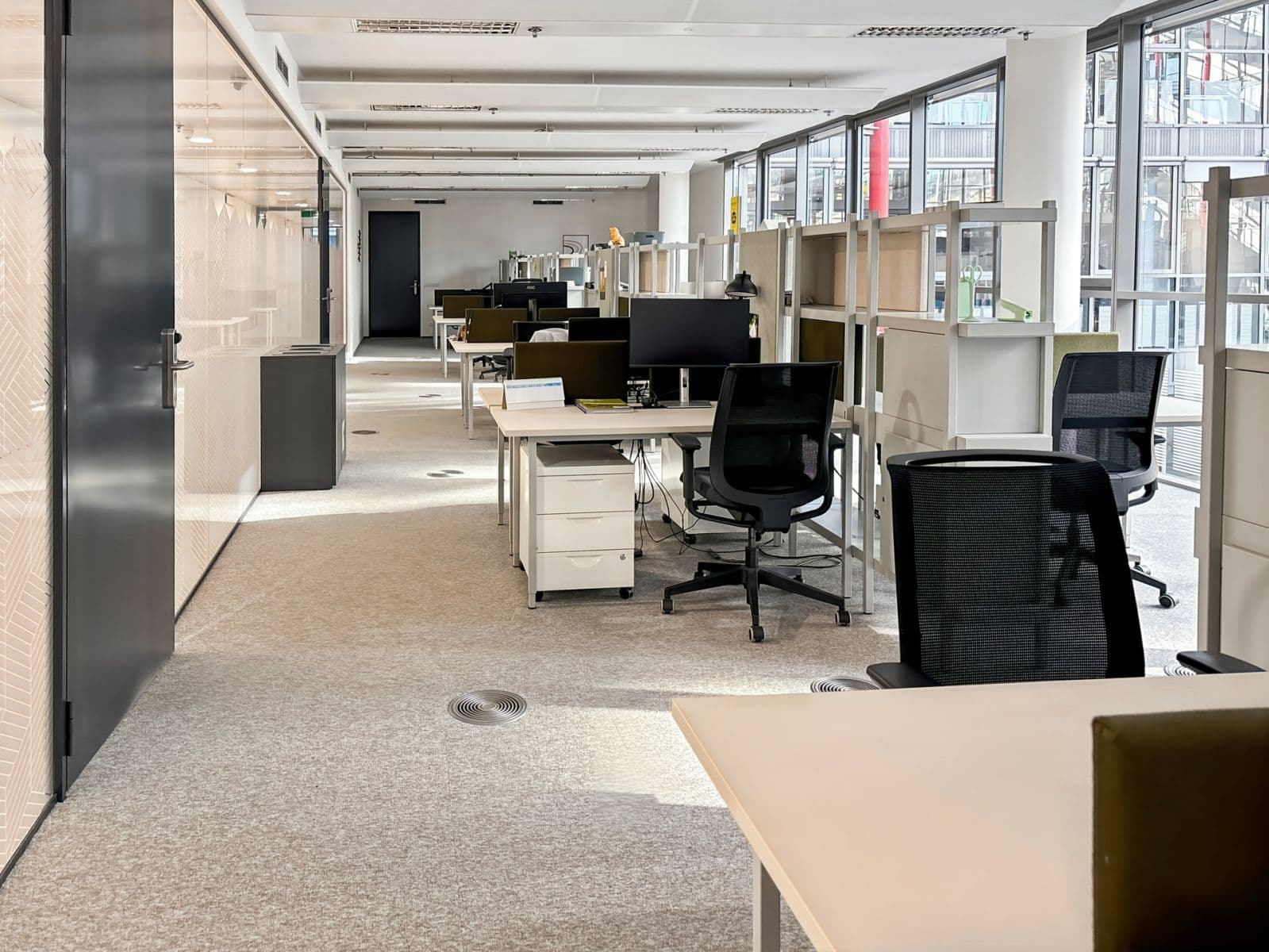 Pronájem kanceláře 60 m², Karolinská, Praha, Praha Pronájem kanceláře 60 m², Karolinská, Praha, Praha