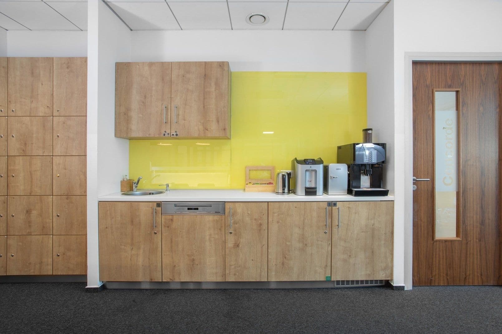 Pronájem kanceláře 75 m², Aviatická, Praha, Praha Pronájem kanceláře 75 m², Aviatická, Praha, Praha