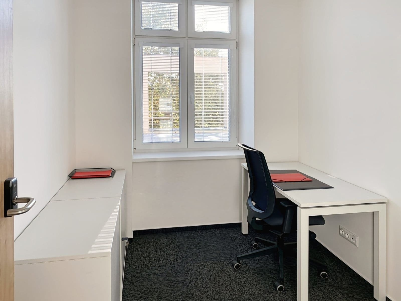 Pronájem kanceláře 10 m², 28. října, Ostrava, Moravskoslezský kraj Pronájem kanceláře 10 m², 28. října, Ostrava, Moravskoslezský kraj