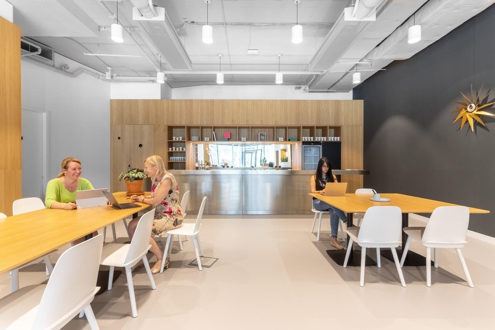 Pronájem kanceláře 75 m², Plzeňská, Praha, Praha Pronájem kanceláře 75 m², Plzeňská, Praha, Praha