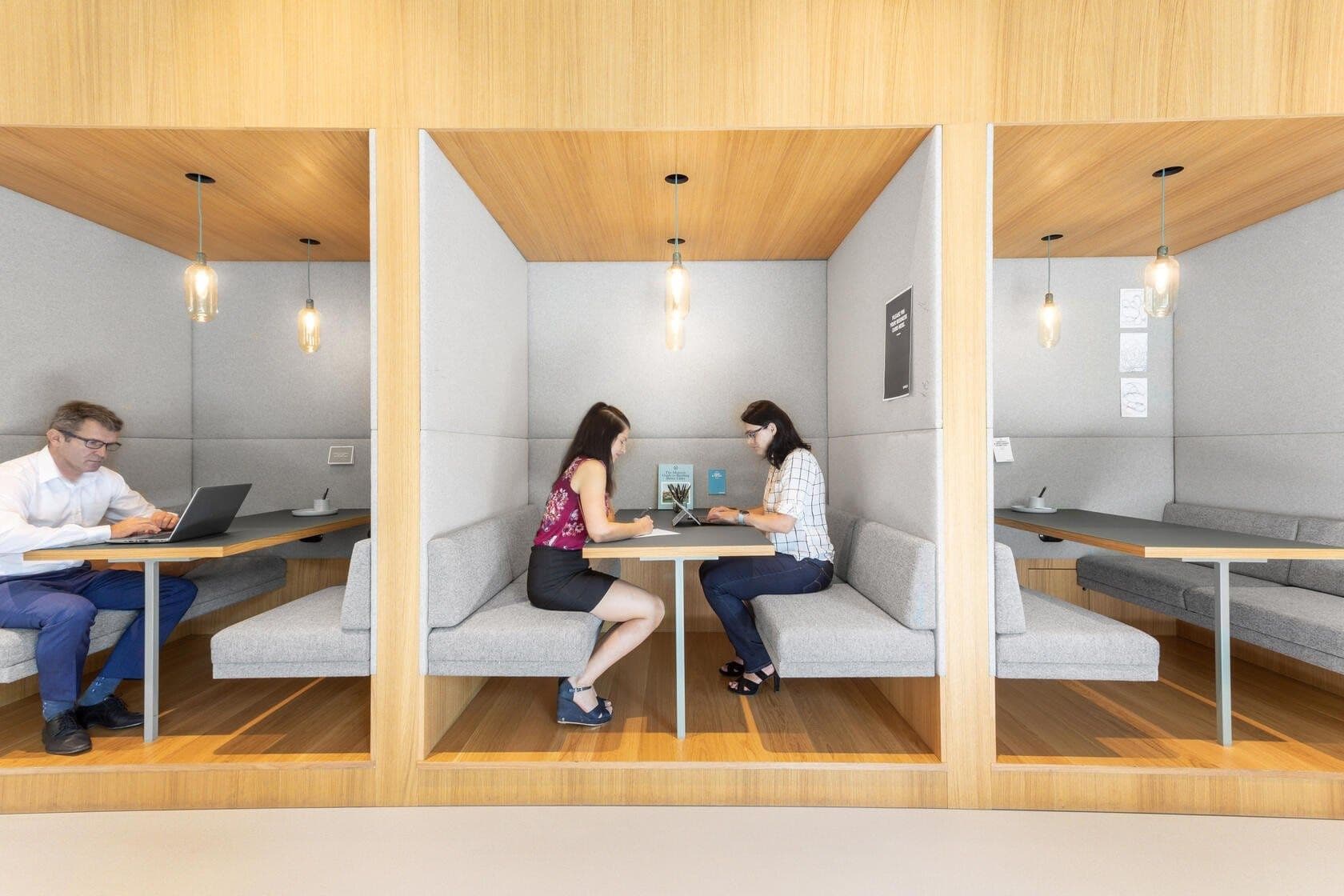 Pronájem kanceláře 120 m², Karolinská, Praha, Praha Pronájem kanceláře 120 m², Karolinská, Praha, Praha