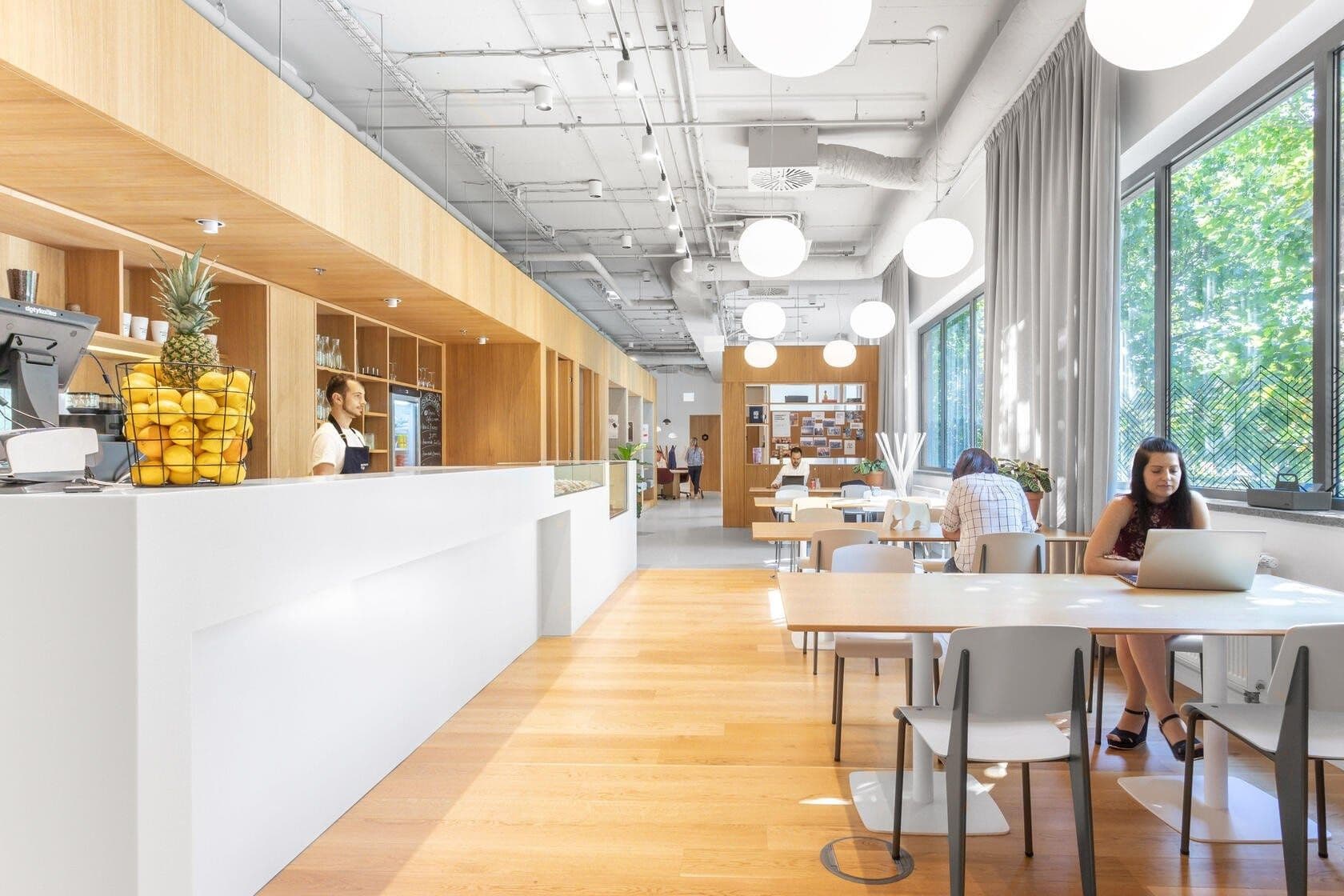 Pronájem kanceláře 50 m², Karolinská, Praha, Praha Pronájem kanceláře 50 m², Karolinská, Praha, Praha